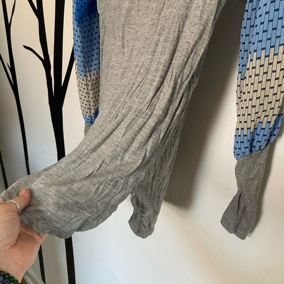 NWT Anthropologie Tiny grey and blue floral mixed media balloon sleeved top - Picture 5 of 15